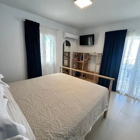 Mykonian Starling - Town N' Sunset View Apartmán